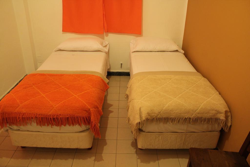 Turning Point Hostel Кордова Экстерьер фото
