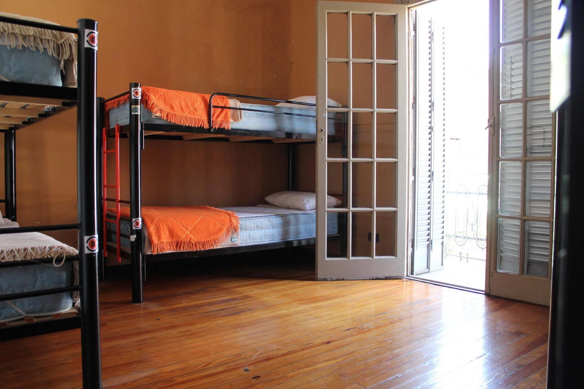 Turning Point Hostel Кордова Экстерьер фото