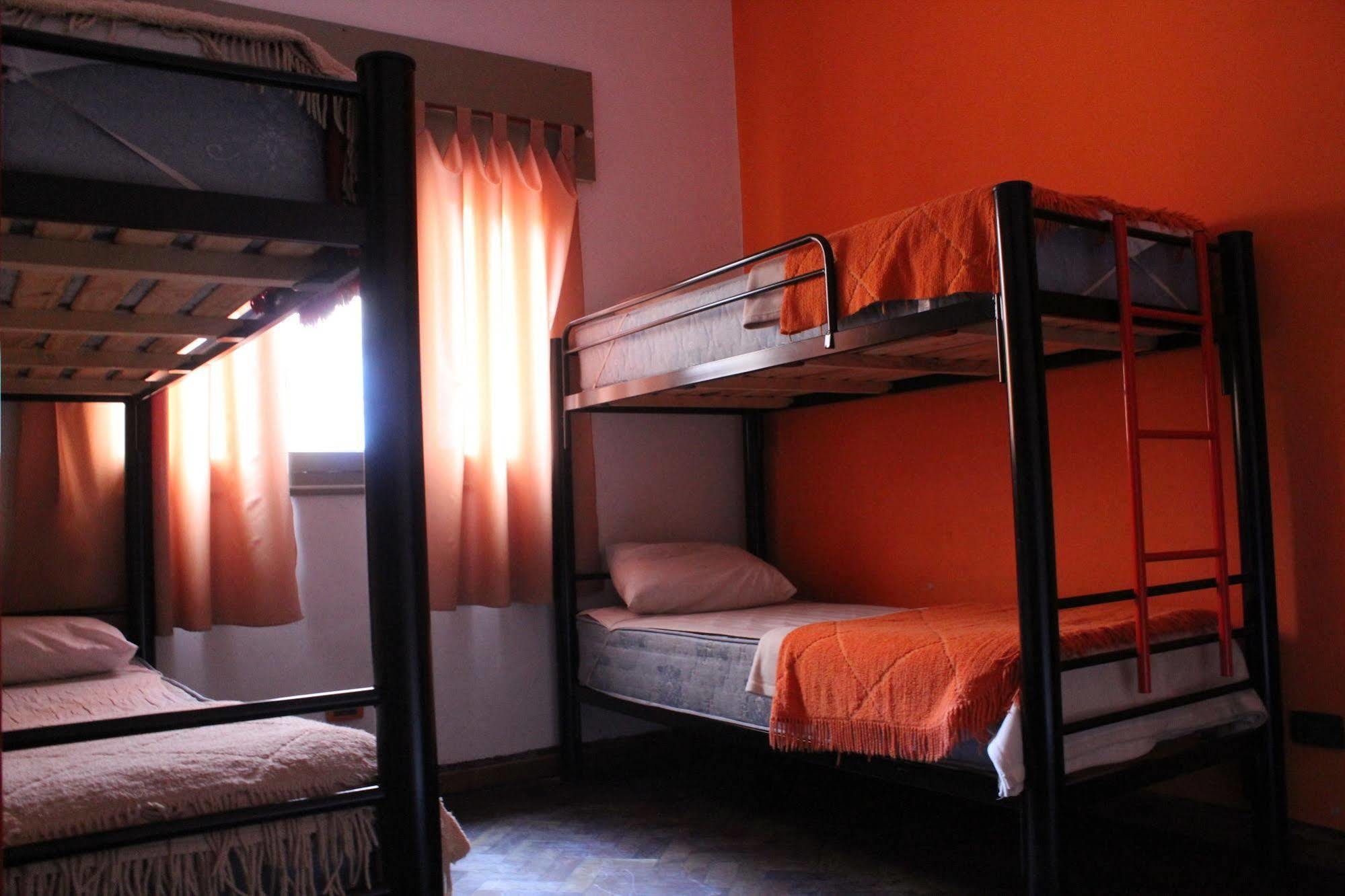 Turning Point Hostel Кордова Экстерьер фото
