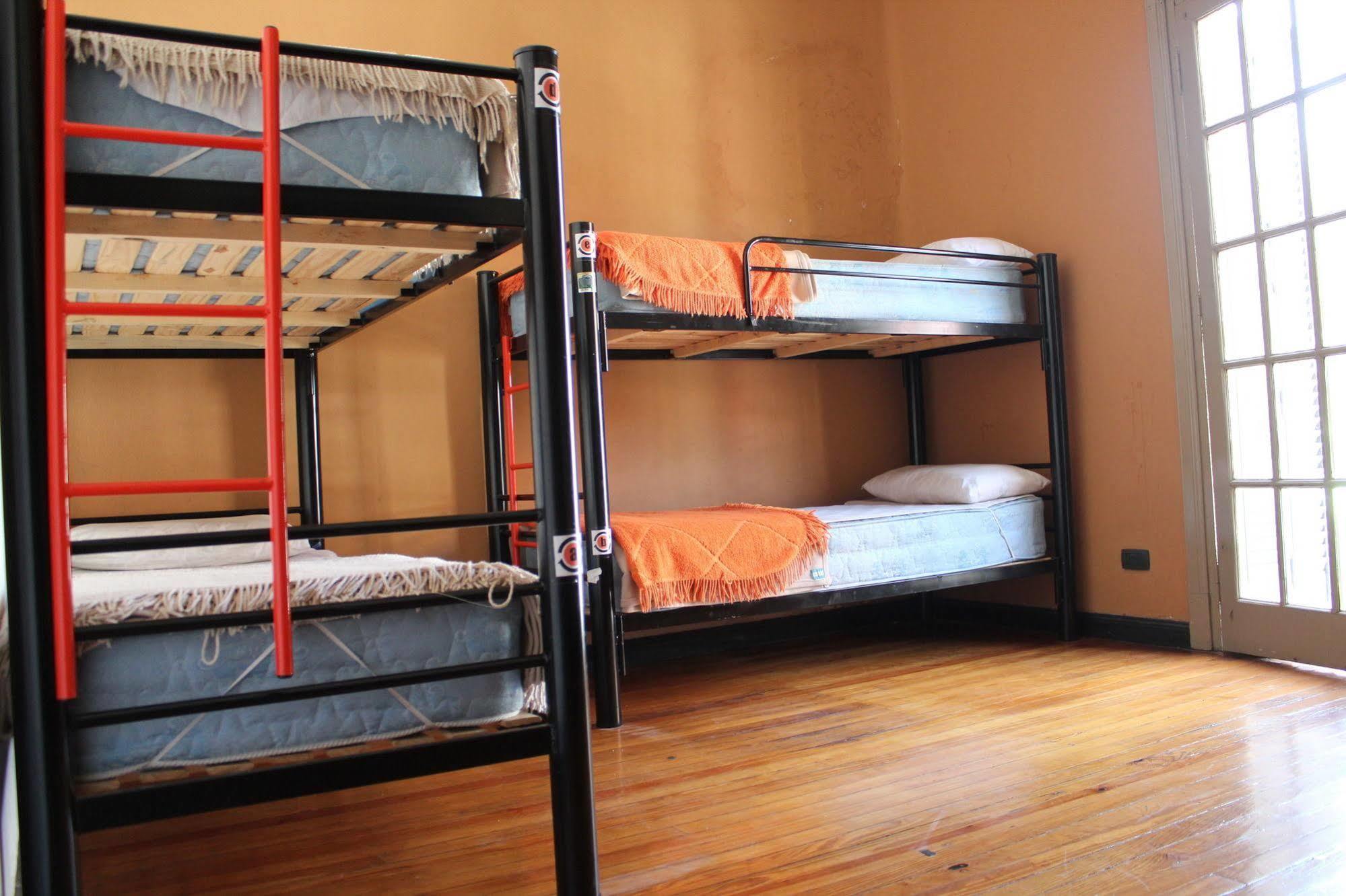 Turning Point Hostel Кордова Экстерьер фото